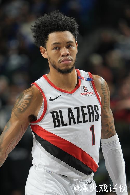 毫无准星！小西蒙斯全场9投仅3中，三分5中0得到9分1助攻