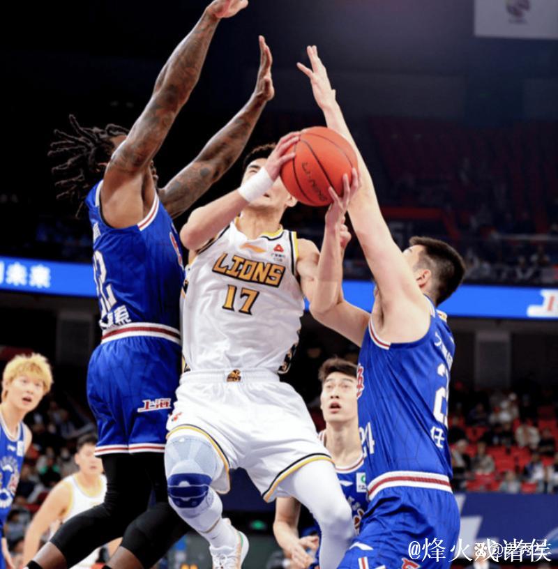 弗格35分辽宁胜广州 王哲林20分上海负天津 弗格35分辽宁胜广州 王哲林20分上海负天津