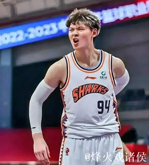 王哲林31+14刘铮16分 上海力克浙江总比分2-2 王哲林31+14刘铮16分 上海力克浙江总比分2-2