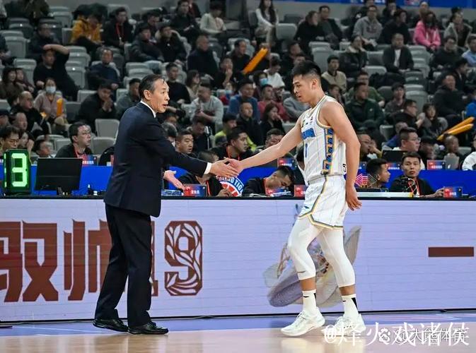 布朗33分广州力克深圳5连胜 同曦送江苏3连败 布朗33分广州力克深圳5连胜 同曦送江苏3连败