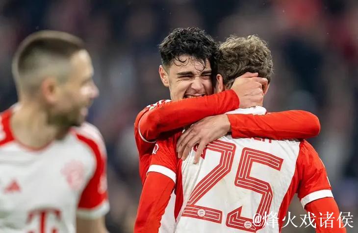 穆勒社媒晒与弟弟合影:圣诞快乐 穆勒社媒晒与弟弟合影:圣诞快乐